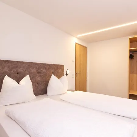 & Astoria Hotel