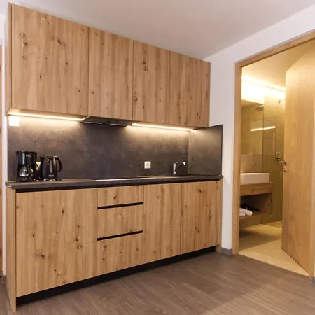 Hotel & Astoria