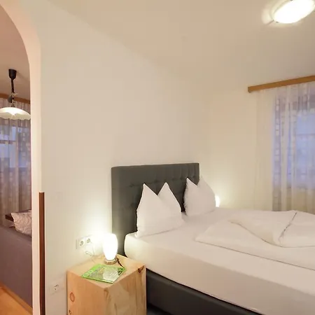 & Astoria Hotel